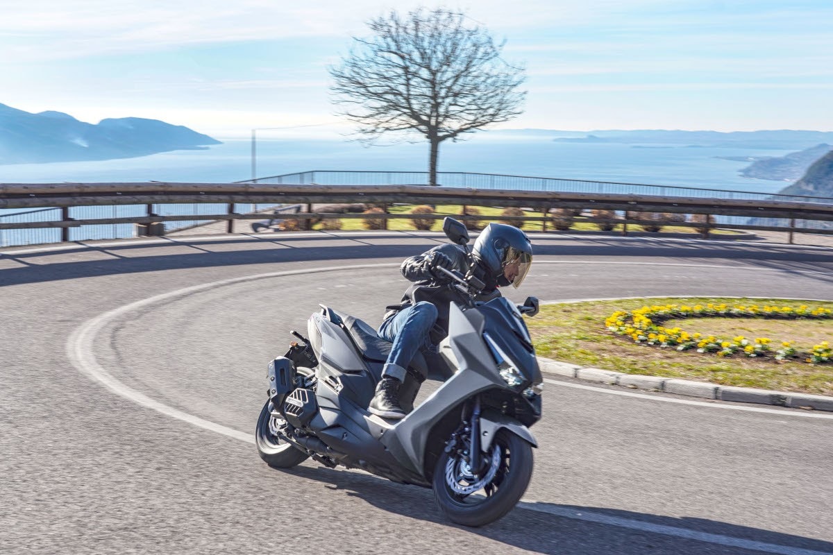 Kymco Presenta Il Nuovo Scooter Sportivo Krv Dueruote